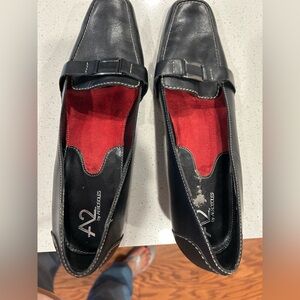Women’s Aerosol 2 heeled, loafer, size 10 nowhere wear and tear barely worn